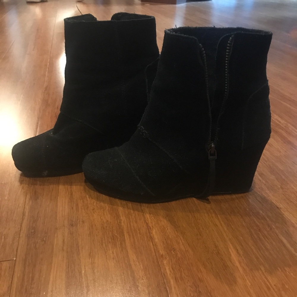 TOMS wedges